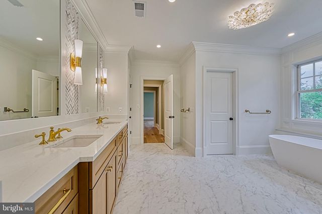 4740 34TH RD N, Arlington, VA 22207