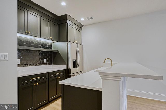 4740 34TH RD N, Arlington, VA 22207