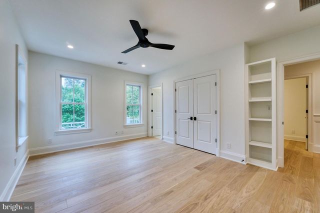 4740 34TH RD N, Arlington, VA 22207