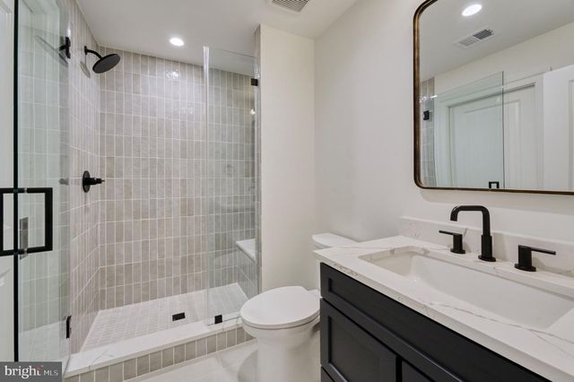 4740 34TH RD N, Arlington, VA 22207