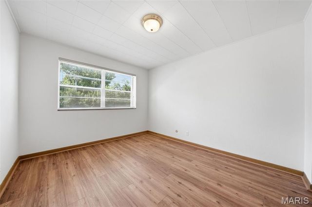 4 Delcrest Court 104, University City, MO 63124