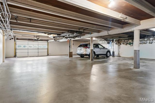 4 Delcrest Court 104, University City, MO 63124