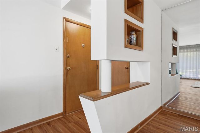 4 Delcrest Court 104, University City, MO 63124