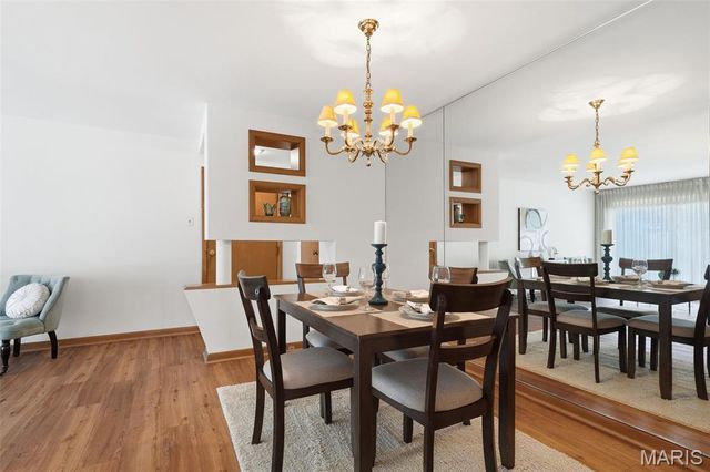 4 Delcrest Court 104, University City, MO 63124