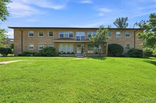 4 Delcrest Court 104, University City, MO 63124