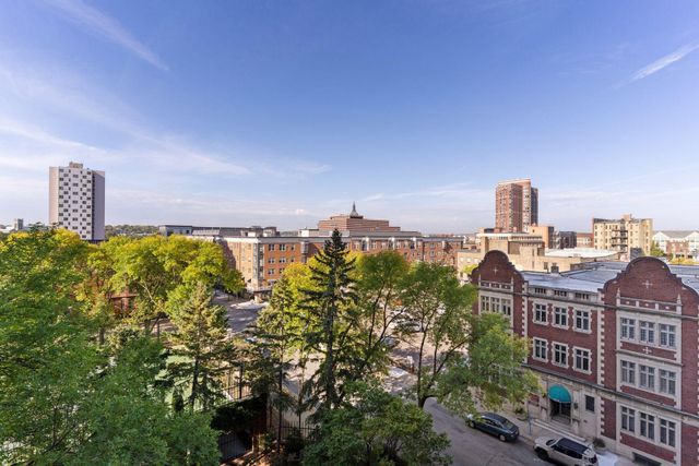 1201 Yale Place 403, Minneapolis, MN 55403