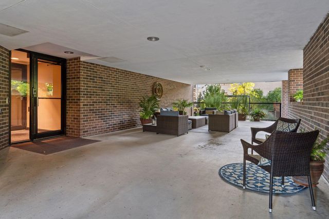 1201 Yale Place 403, Minneapolis, MN 55403