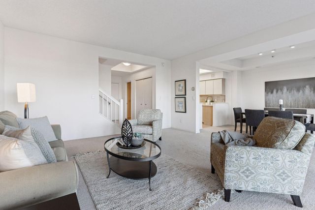 1201 Yale Place 403, Minneapolis, MN 55403