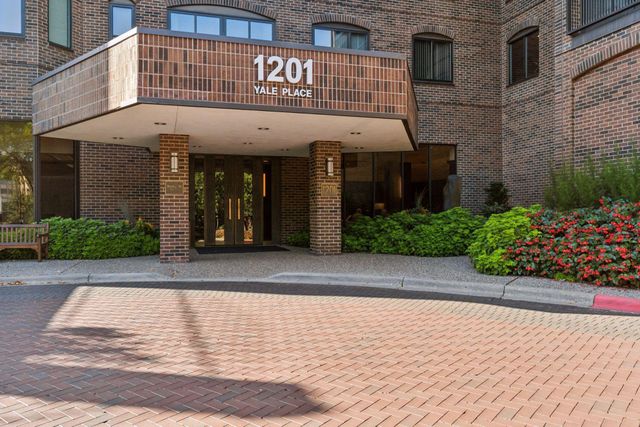 1201 Yale Place 403, Minneapolis, MN 55403