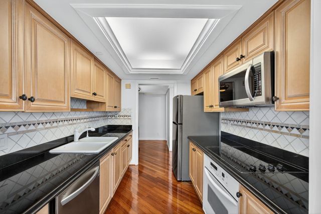 5280 N Ocean Drive 14-D, Riviera Beach, FL 33404