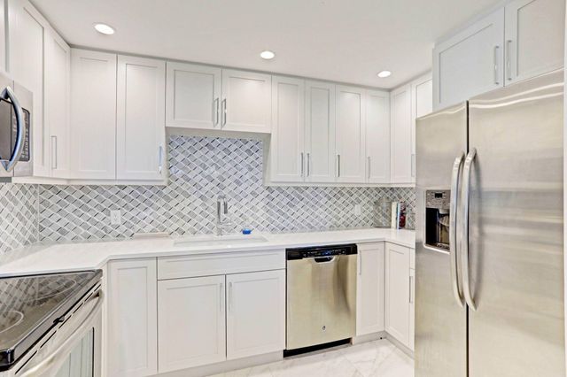 5280 N Ocean Drive 14-D, Riviera Beach, FL 33404