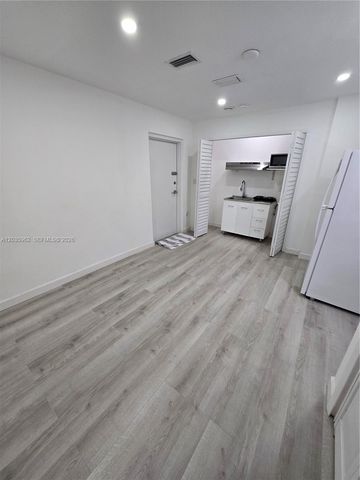 8764 SW 54th Ter Efficiency, Miami, FL 33165