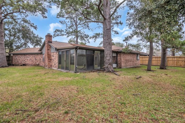 10002 Pinehurst Street, Baytown, TX 77521