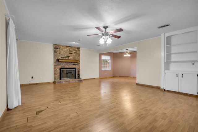 10002 Pinehurst Street, Baytown, TX 77521