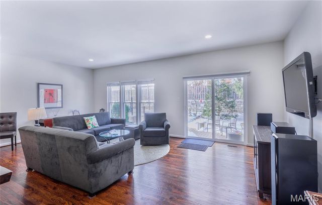 3469 Cambridge Avenue, St Louis, MO 63143