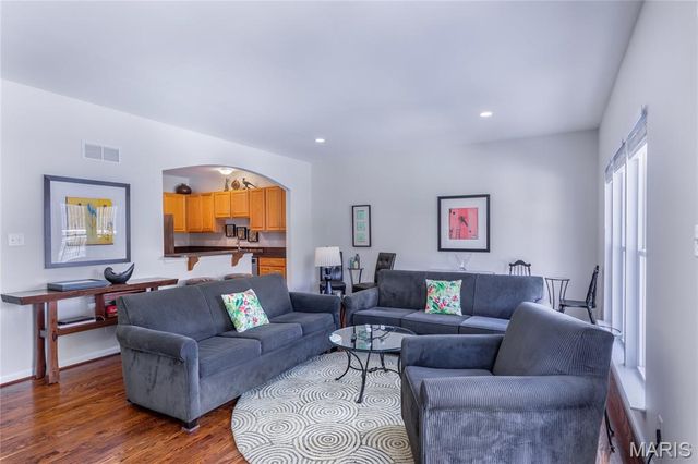 3469 Cambridge Avenue, St Louis, MO 63143