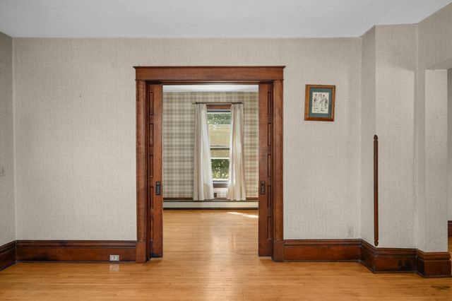 2124 W 60th Street, Minneapolis, MN 55419