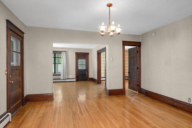 2124 W 60th Street, Minneapolis, MN 55419