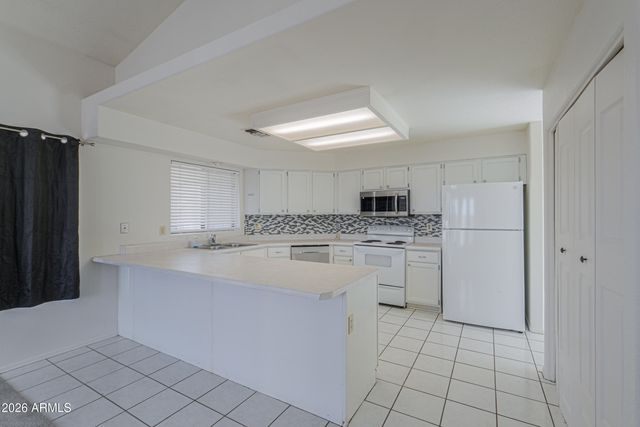 1862 N CENTER Avenue, Casa Grande, AZ 85122