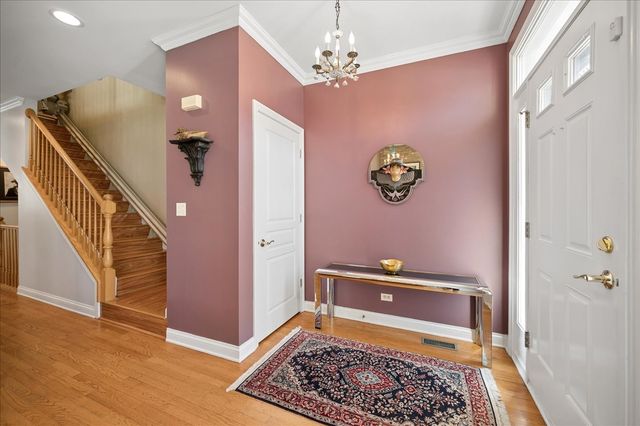 2325 Sundrop Drive, Glenview, IL 60026