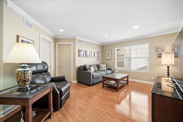 2325 Sundrop Drive, Glenview, IL 60026