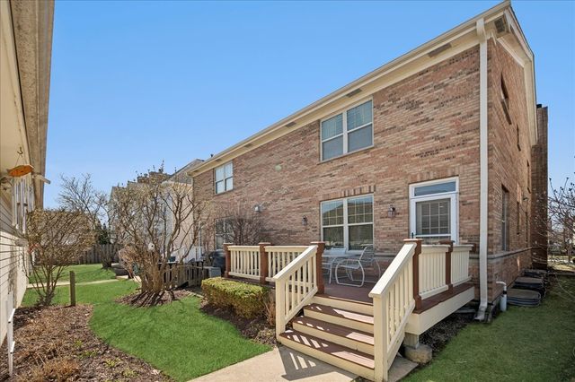 2325 Sundrop Drive, Glenview, IL 60026