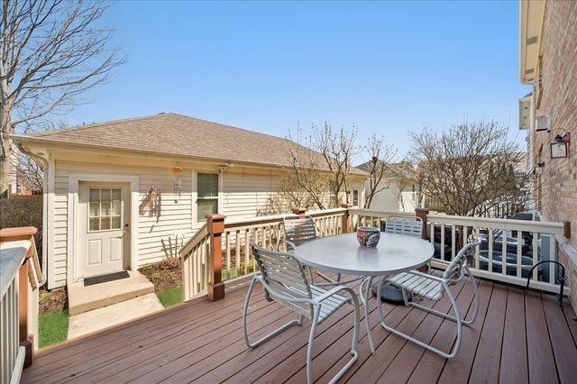 2325 Sundrop Drive, Glenview, IL 60026