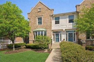 2325 Sundrop Drive, Glenview, IL 60026