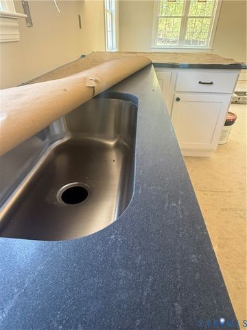 1044 Holly Stone Dr, Mechanicsville, VA 23111