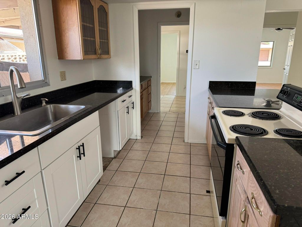 3437 W ACOMA Drive, Phoenix, AZ 85053 — photo 4