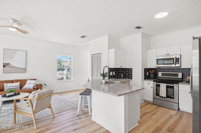 1702 FOREST LAKE Circle, 3, Jacksonville, FL 32225
