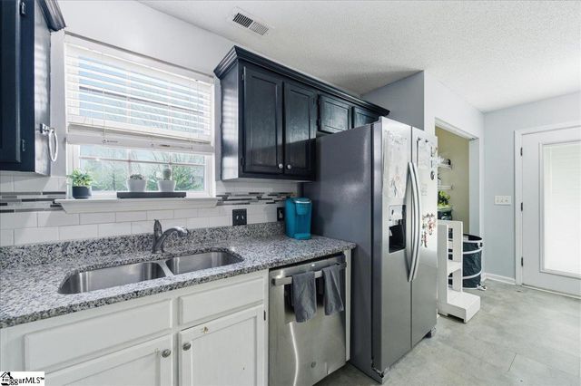 108 Meadow Hill Way, Taylors, SC 29687