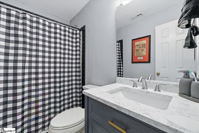 108 Meadow Hill Way, Taylors, SC 29687