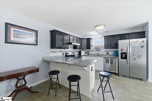 108 Meadow Hill Way, Taylors, SC 29687