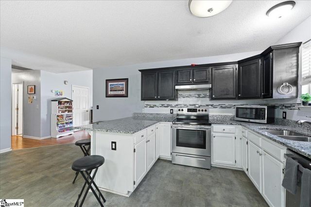 108 Meadow Hill Way, Taylors, SC 29687