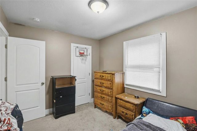 7906 SW 11th Street, Des Moines, IA 50315