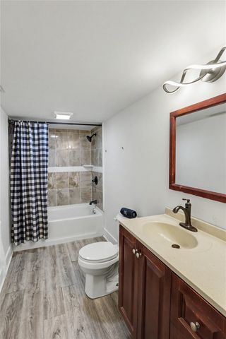 7906 SW 11th Street, Des Moines, IA 50315