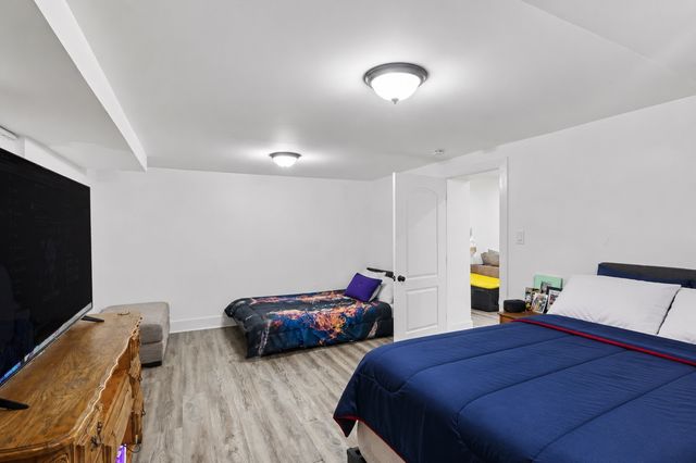 7906 SW 11th Street, Des Moines, IA 50315