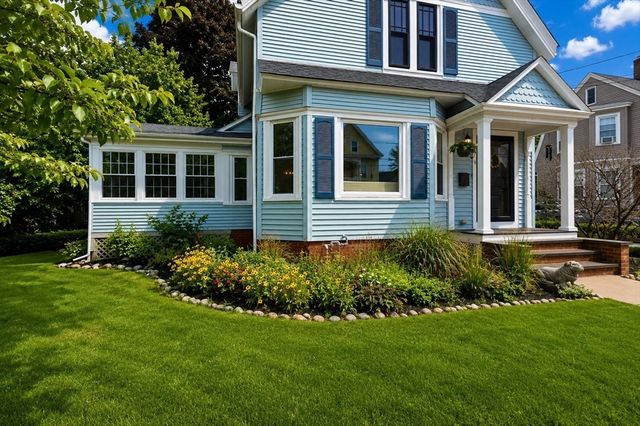 5 Prospect St, Attleboro, MA 02703