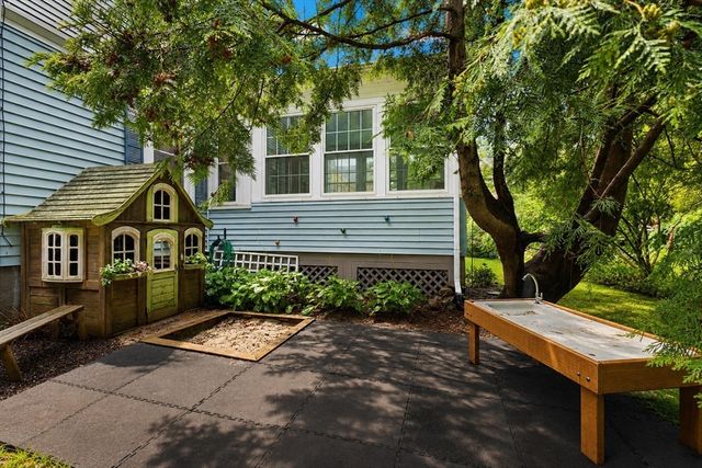 5 Prospect St, Attleboro, MA 02703