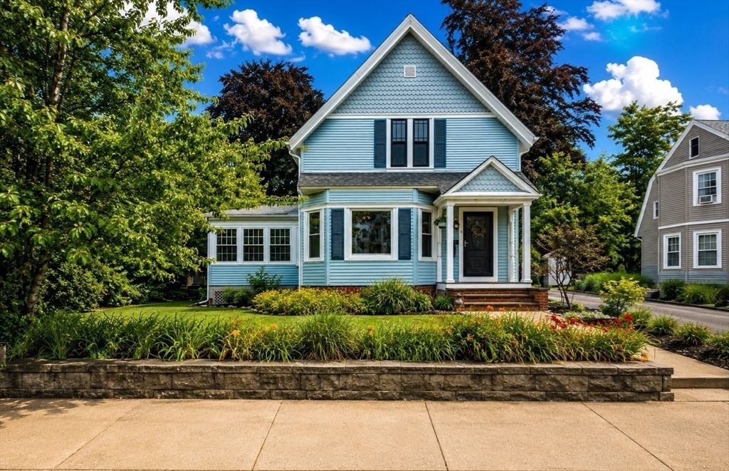 5 Prospect St, Attleboro, MA 02703