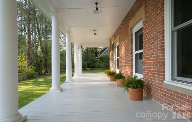 600 E Main Street, Brevard, NC 28712