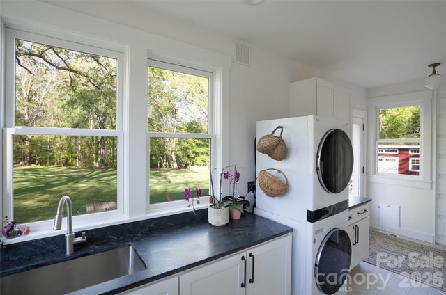 600 E Main Street, Brevard, NC 28712