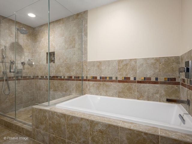 910 S Michigan Avenue 1811, Chicago, IL 60605