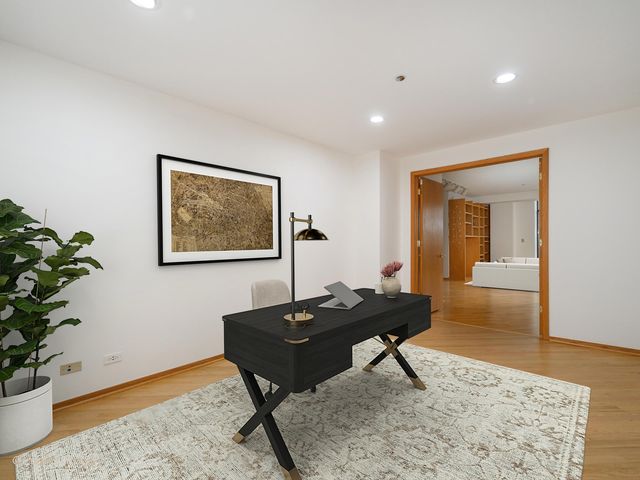 910 S Michigan Avenue 1811, Chicago, IL 60605