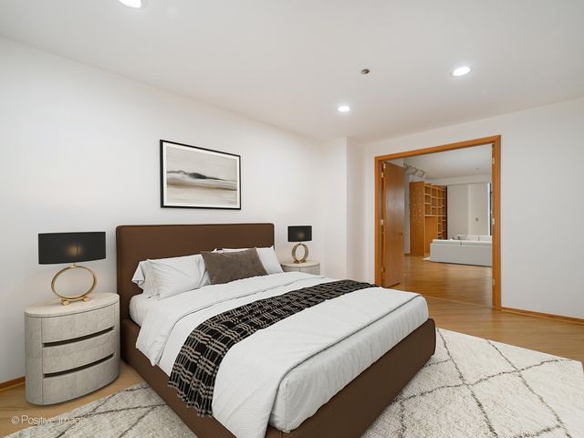 910 S Michigan Avenue 1811, Chicago, IL 60605