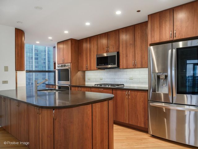 910 S Michigan Avenue 1811, Chicago, IL 60605