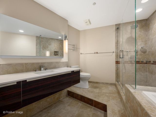 910 S Michigan Avenue 1811, Chicago, IL 60605