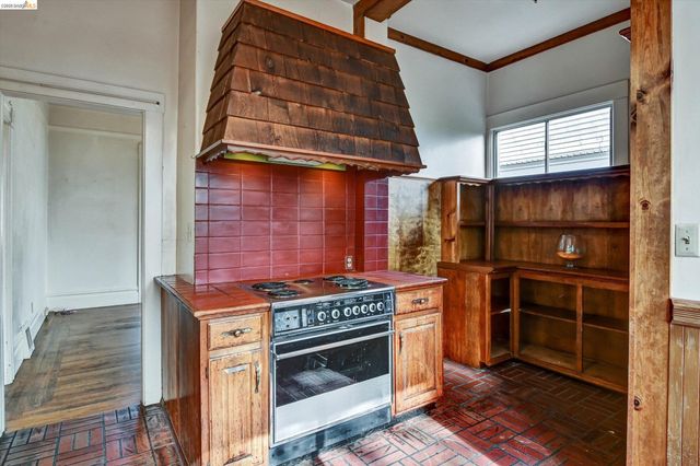 1822 Clinton Ave, Alameda, CA 94501