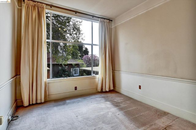 1822 Clinton Ave, Alameda, CA 94501